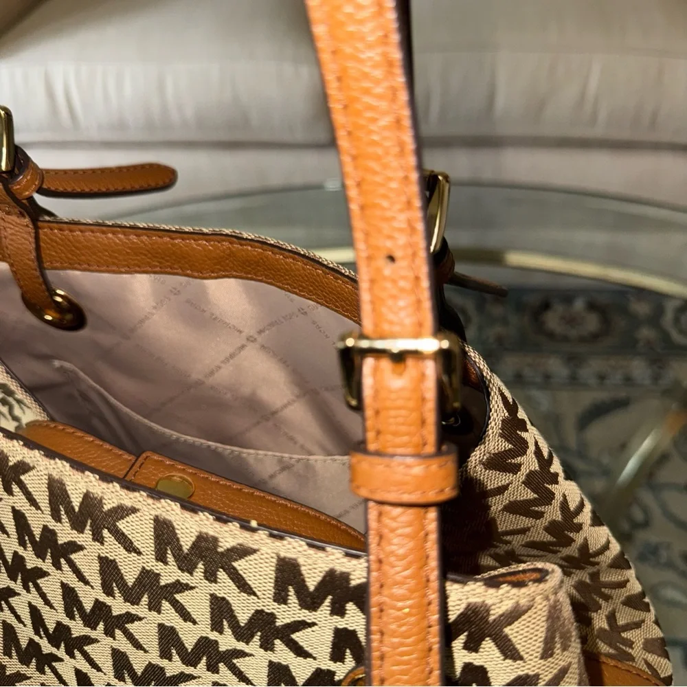 Michael Kors Jet Set Jacquard Tote Bag
